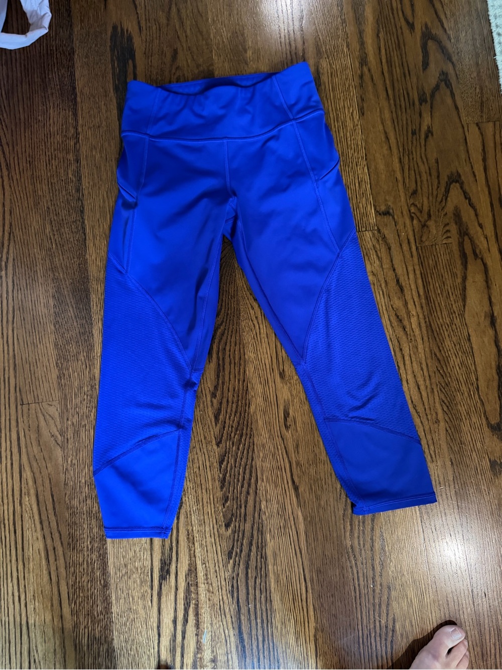 Athleta Womens’ Capri Leggings in Bright Purple